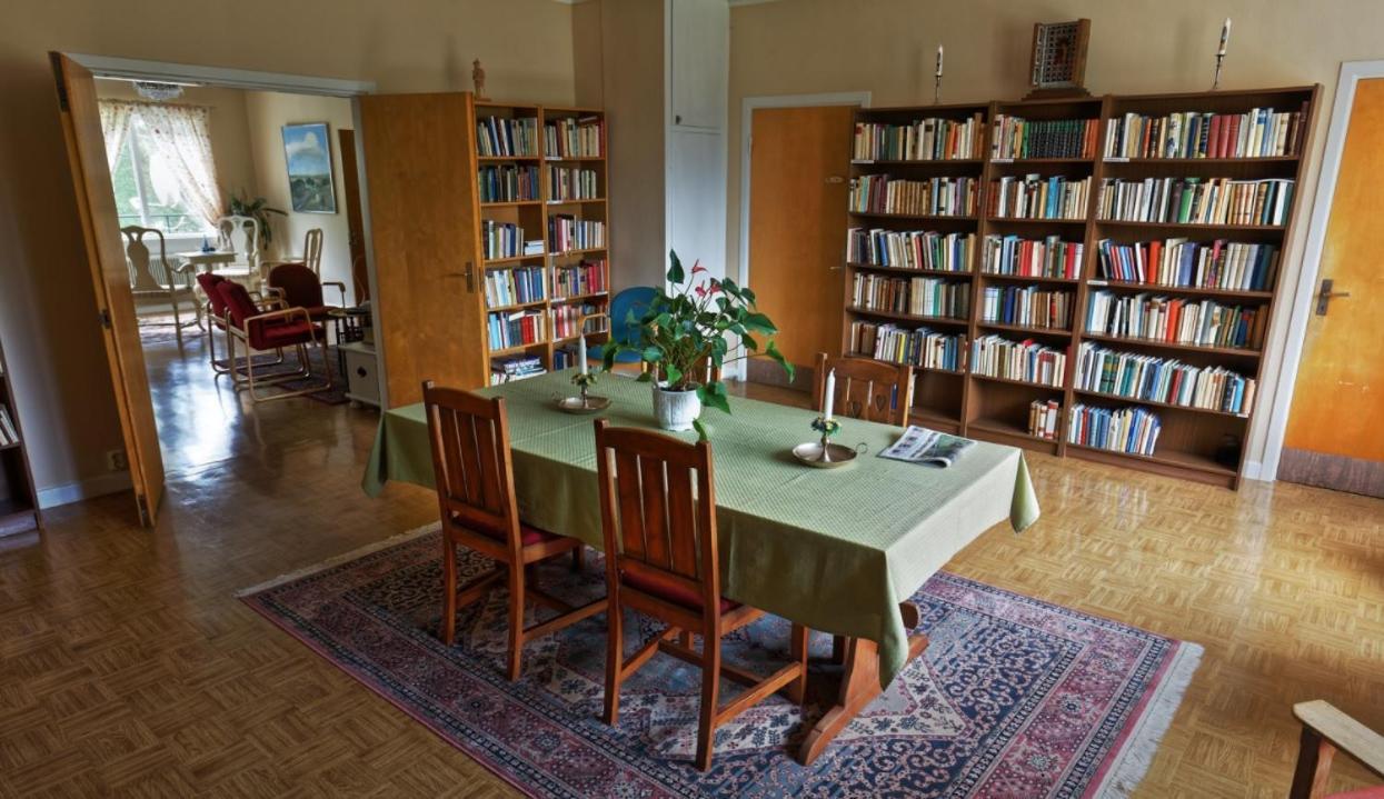 Bed and Breakfast Birgittagarden - Gaesthem - Birgittasystrarna Falun Exterior foto